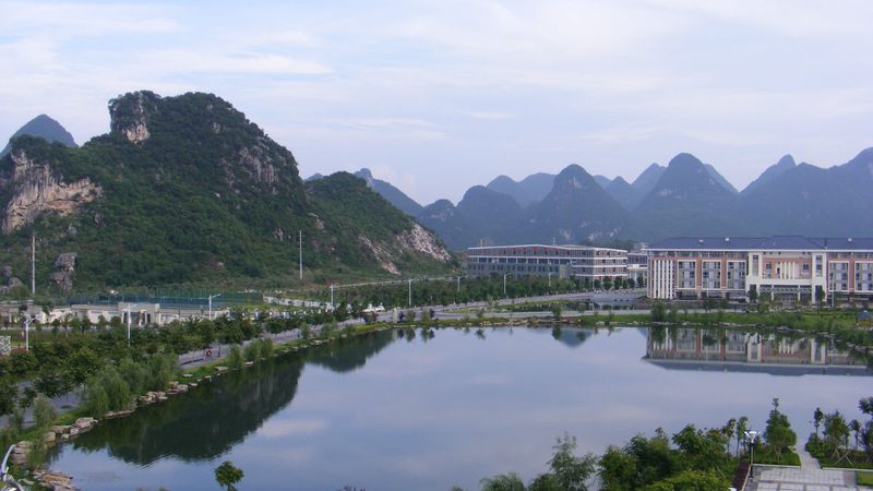 电路板孔径大小：揭秘其重要性及选择标准