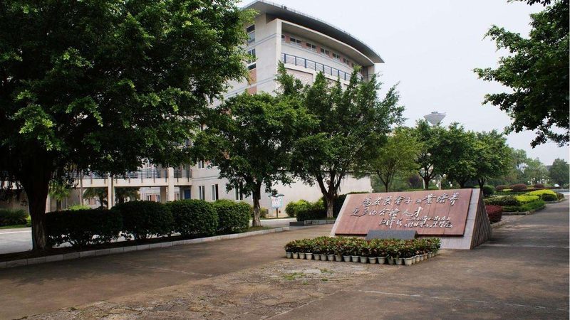 揭秘电子加工厂：揭秘十大品牌背后的秘密